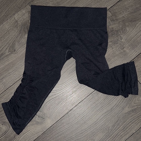 Lululemon In The Flow Crop II Cadet Blue size 4 - Picture 6 of 16